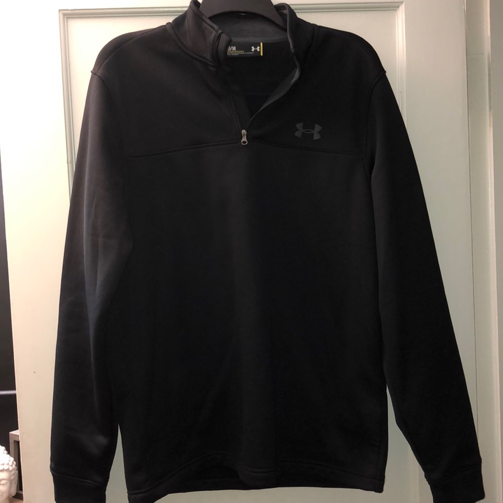 Men’s Under Armor black quarter zip size medium